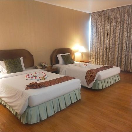 Thumrin Thana Hotel Trang Exteriör bild