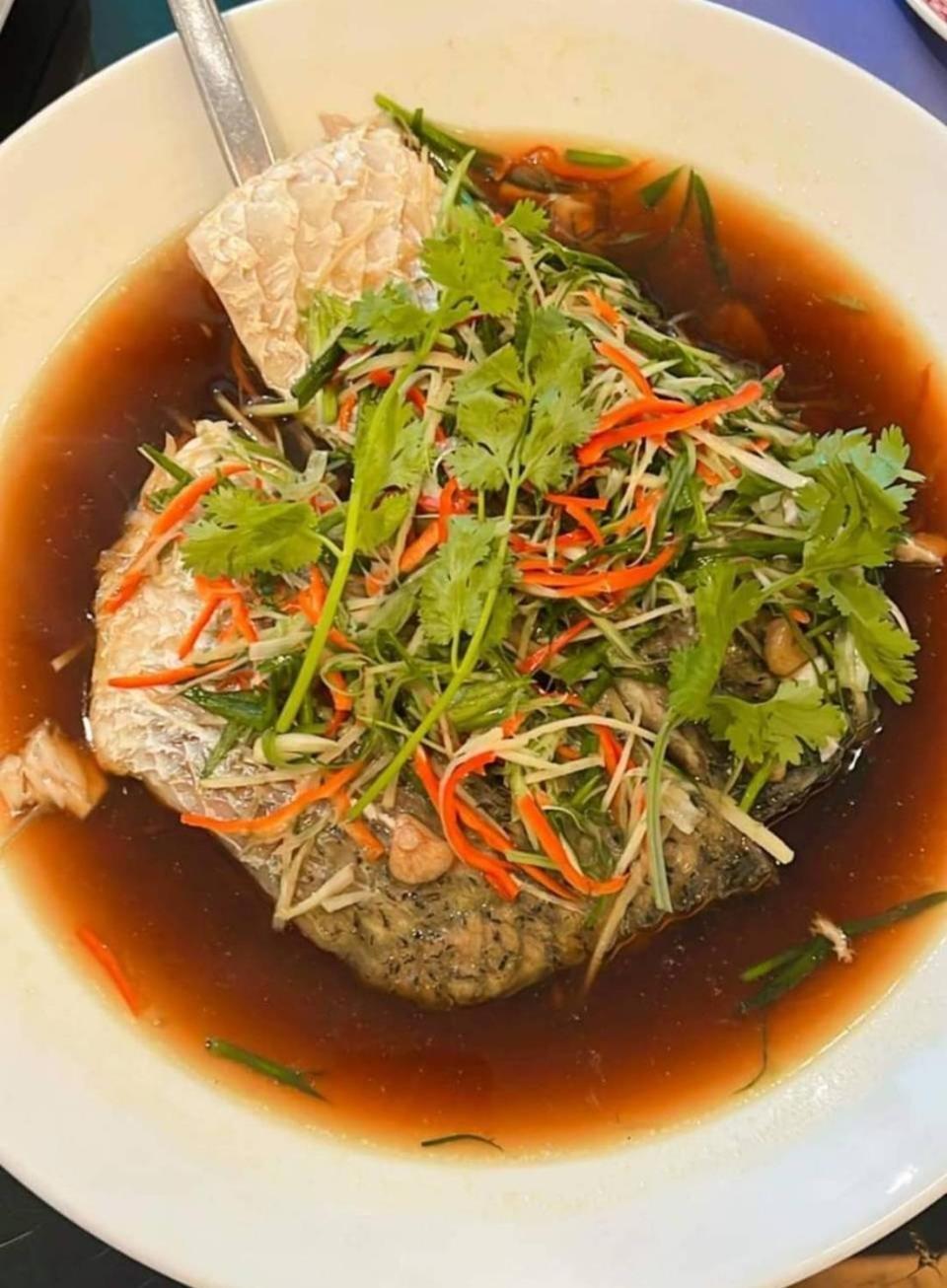 Thumrin Thana Hotel Trang Exteriör bild